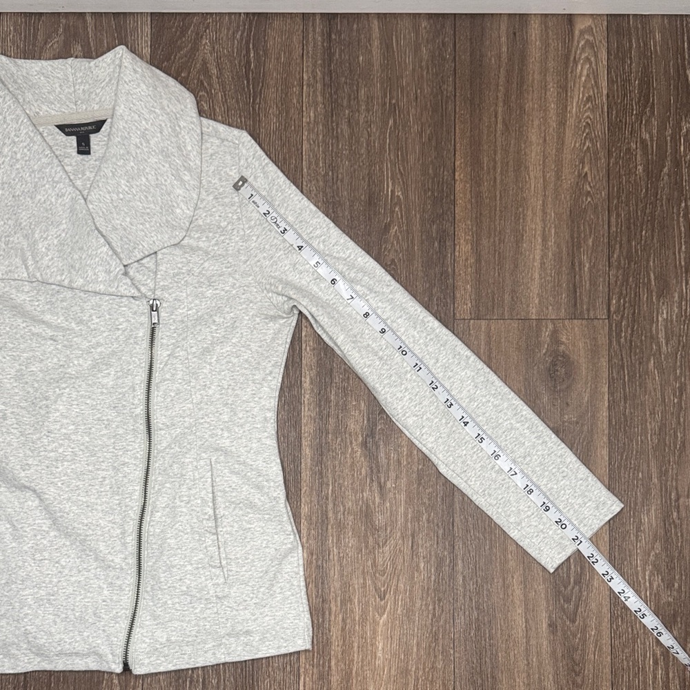 Banana Republic Light Gray Knit Fabric Women’s Size Small - Picture 10 of 12